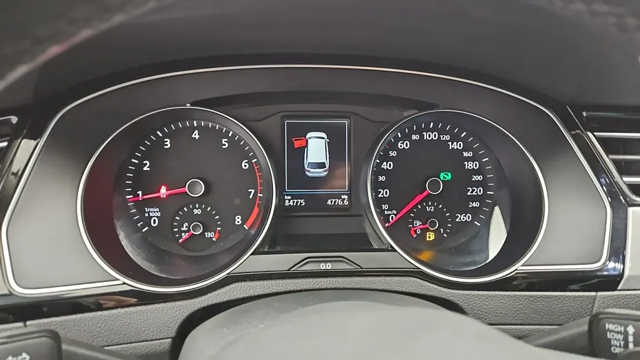 VOLKSWAGEN Passat -