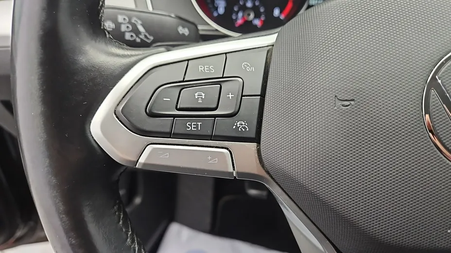 VOLKSWAGEN Passat -