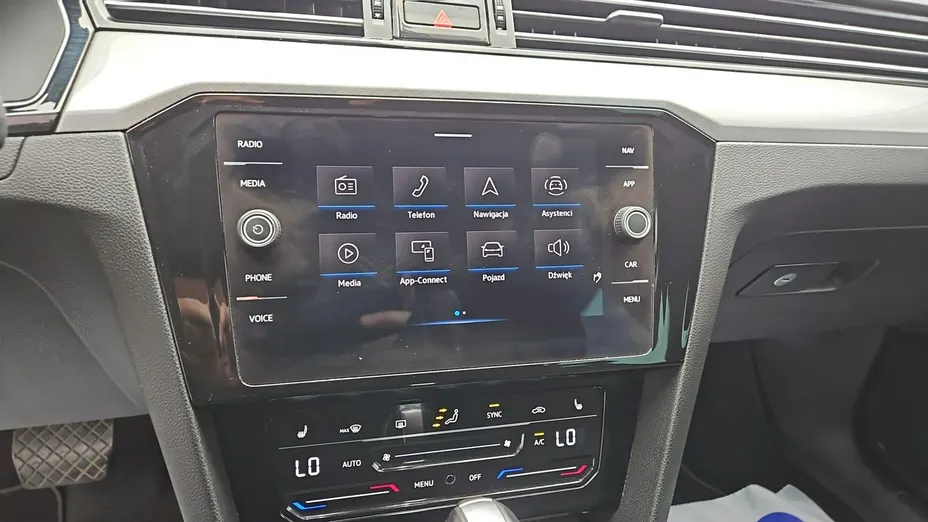 VOLKSWAGEN Passat -