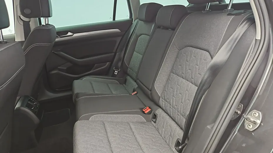 VOLKSWAGEN Passat -