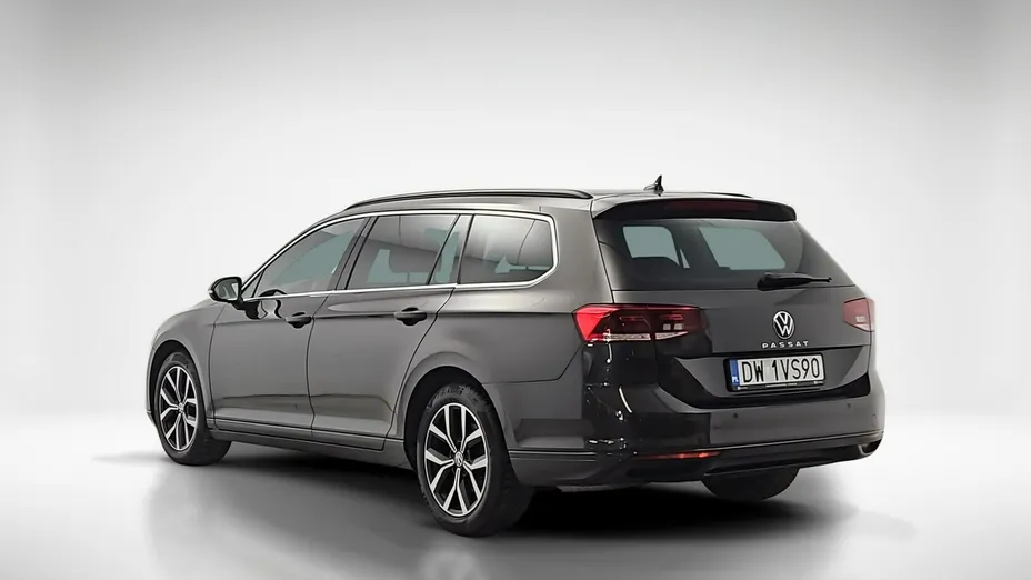 VOLKSWAGEN Passat -