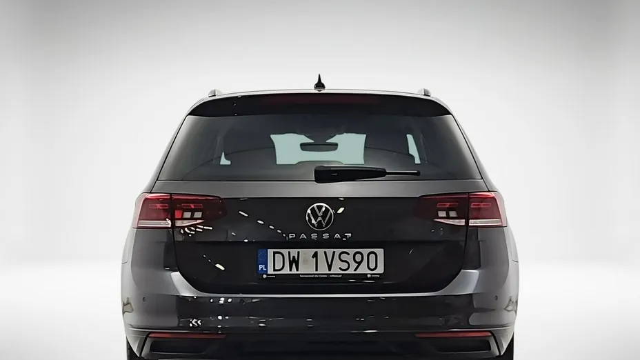 VOLKSWAGEN Passat -