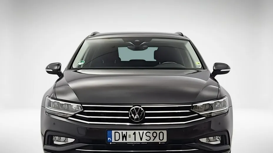 VOLKSWAGEN Passat -