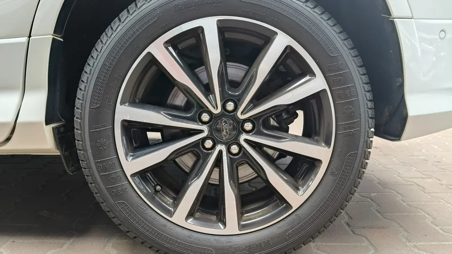 FORD Kuga -