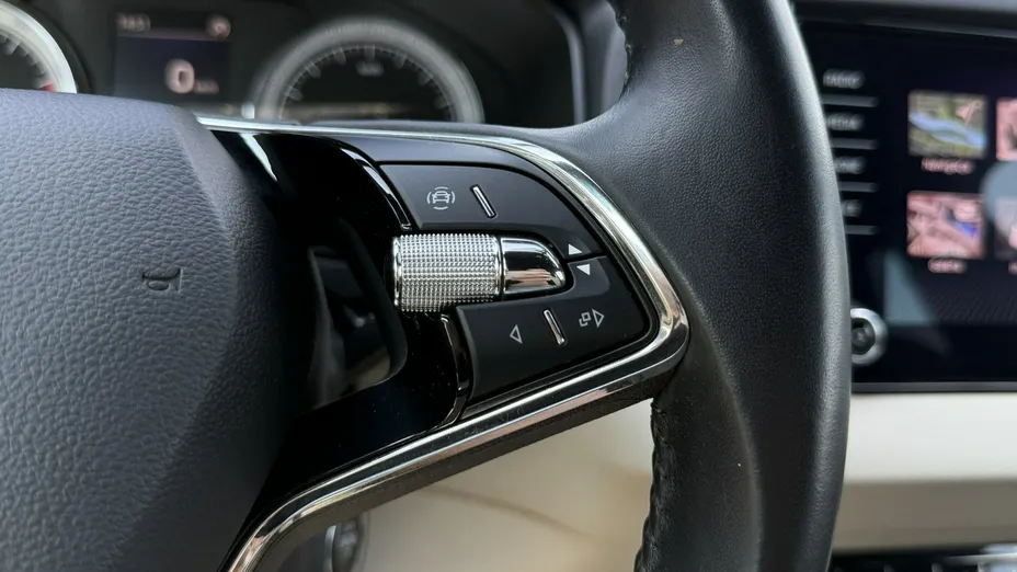 SKODA Karoq -