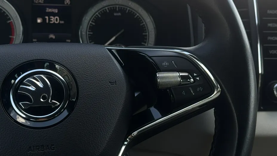 SKODA Karoq -