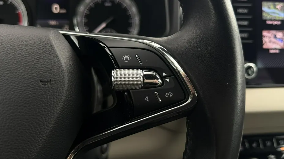 SKODA Karoq -