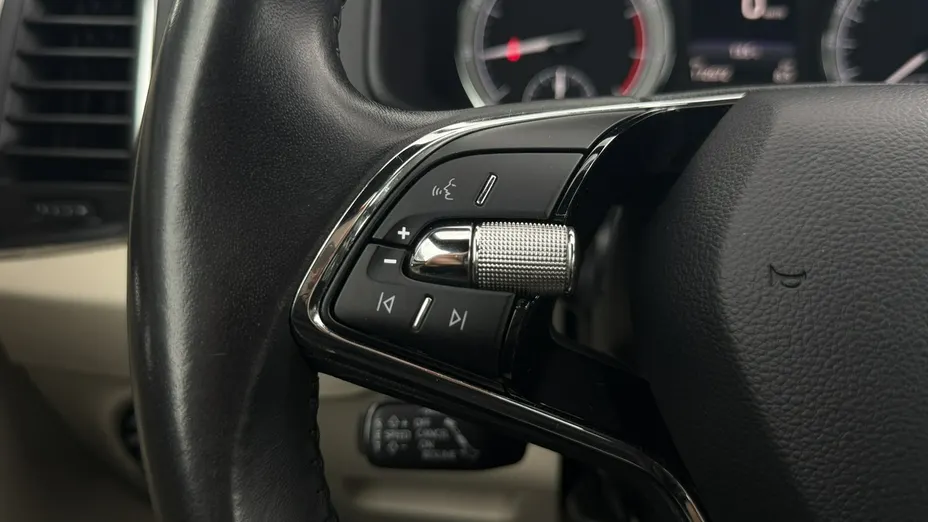 SKODA Karoq -