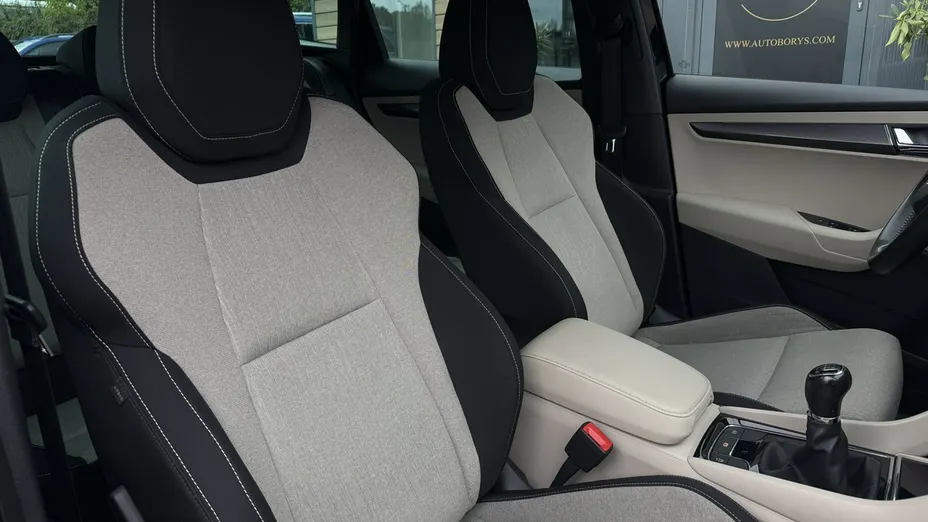 SKODA Karoq -