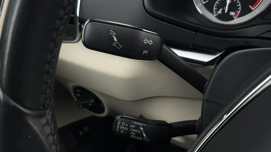 SKODA Karoq -