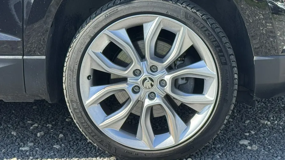 SKODA Karoq -