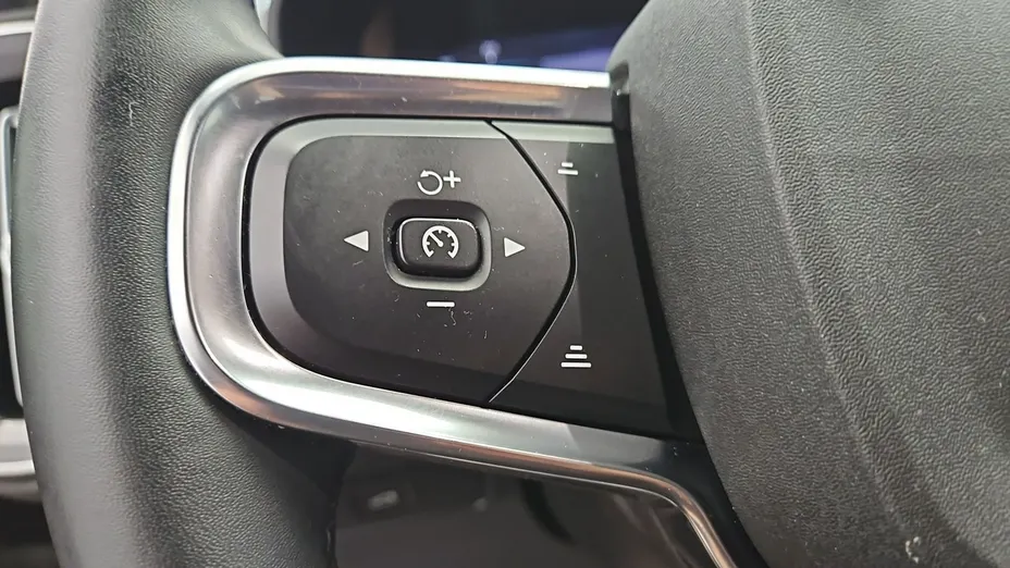 VOLVO XC40 -