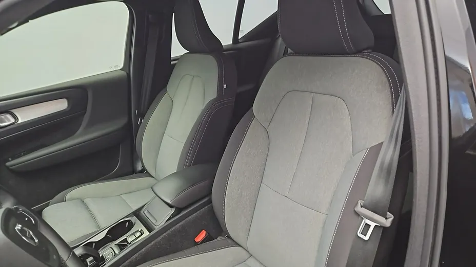 VOLVO XC40 -
