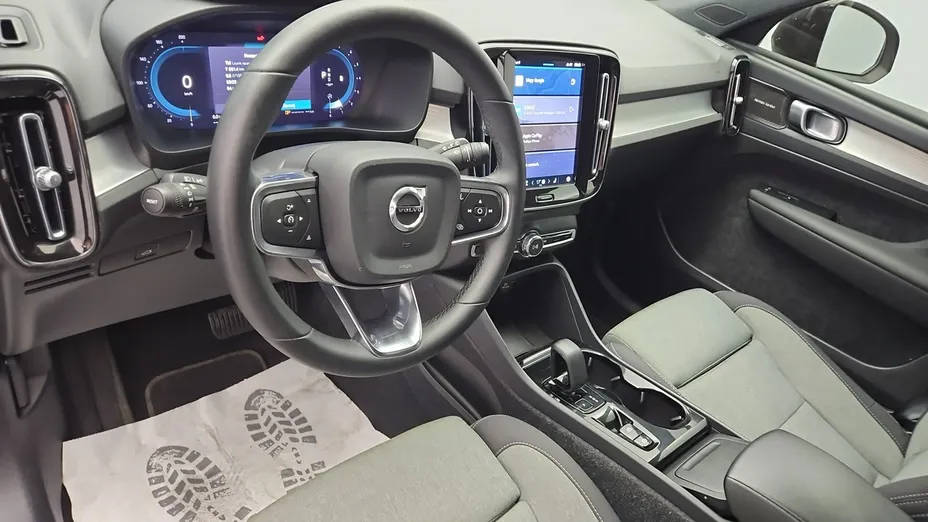 VOLVO XC40 -