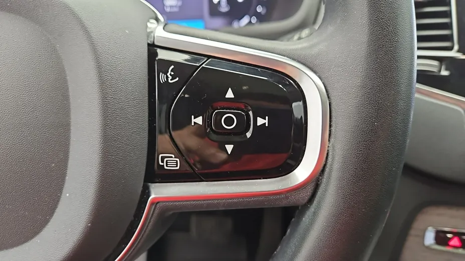 VOLVO XC90 -