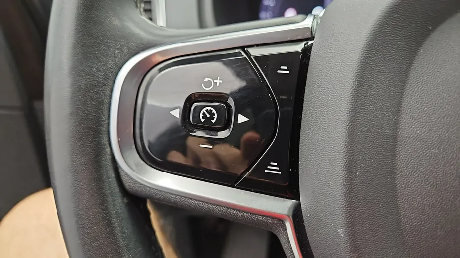 VOLVO XC90 -