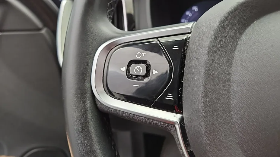 VOLVO XC60 -