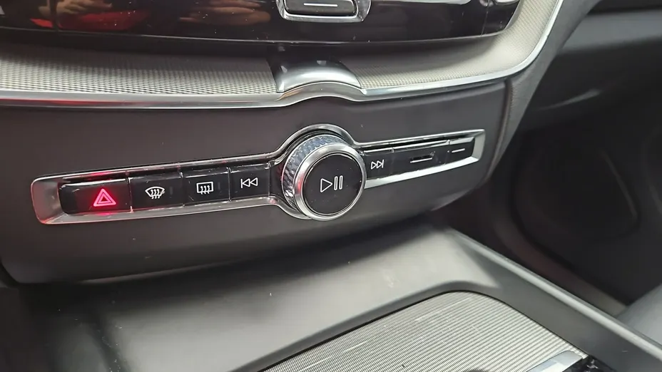 VOLVO XC60 -