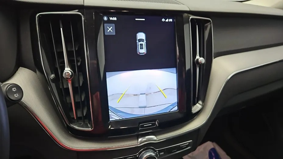 VOLVO XC60 -
