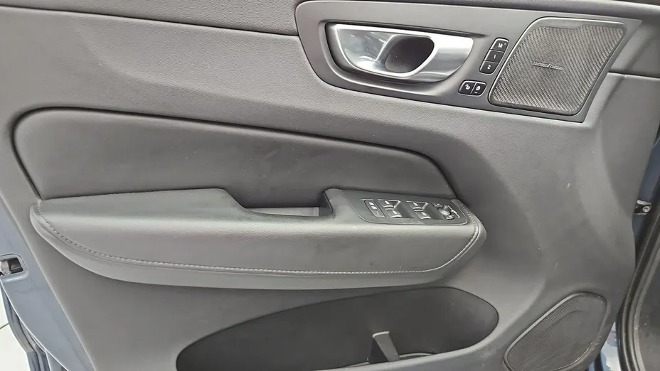 VOLVO XC60 -