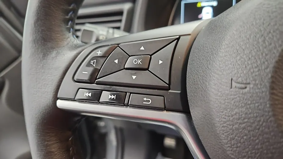 NISSAN Leaf -