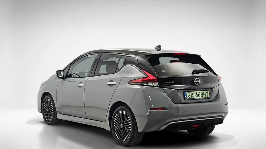 NISSAN Leaf -