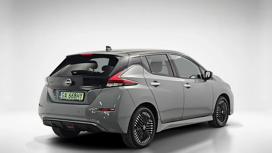 NISSAN Leaf -
