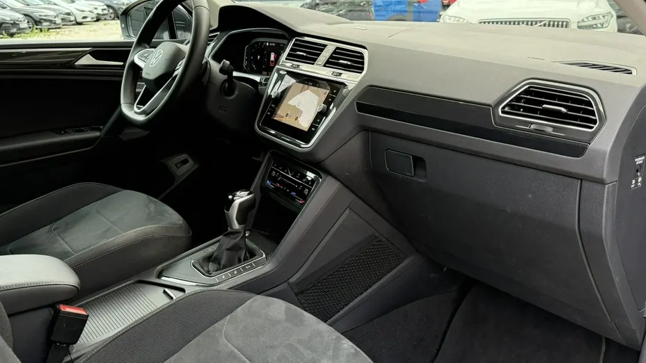 VOLKSWAGEN Tiguan -