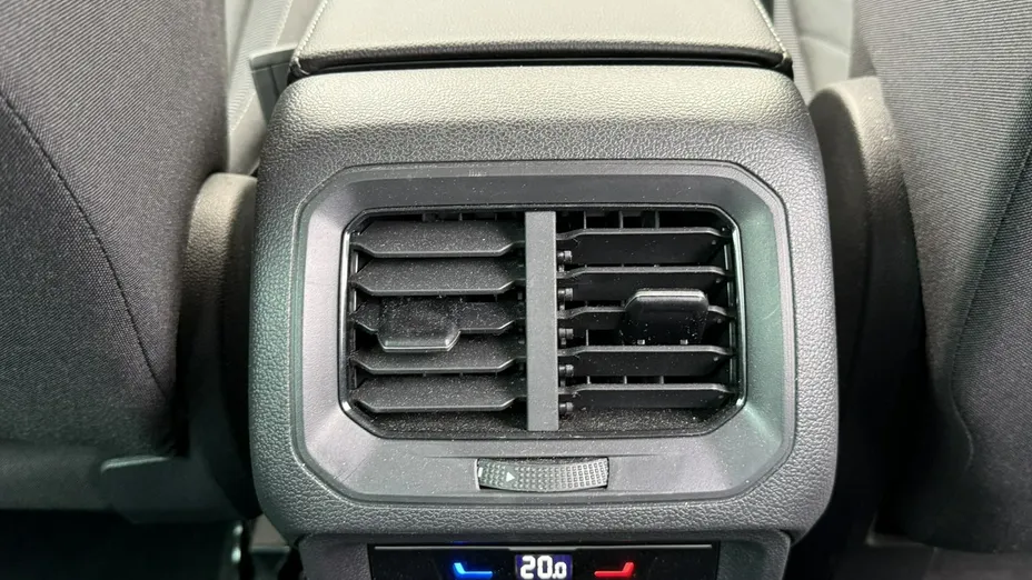 VOLKSWAGEN Tiguan -