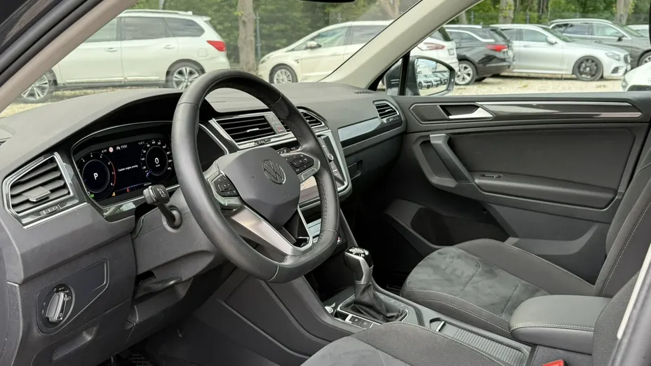 VOLKSWAGEN Tiguan -