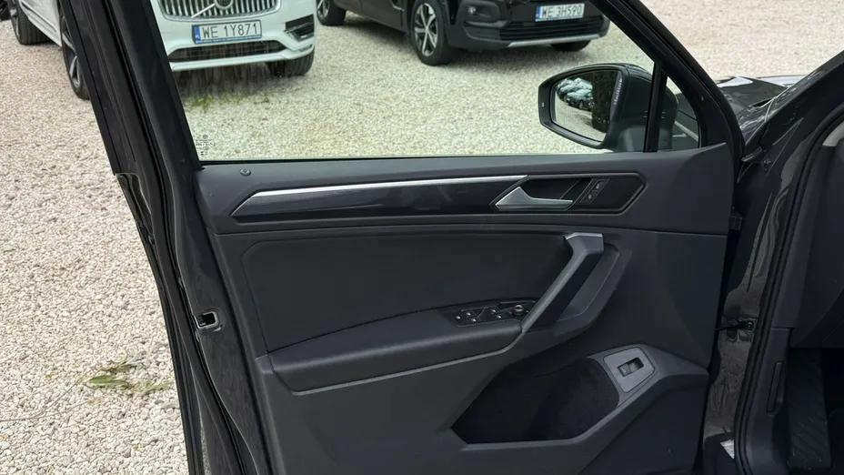 VOLKSWAGEN Tiguan -