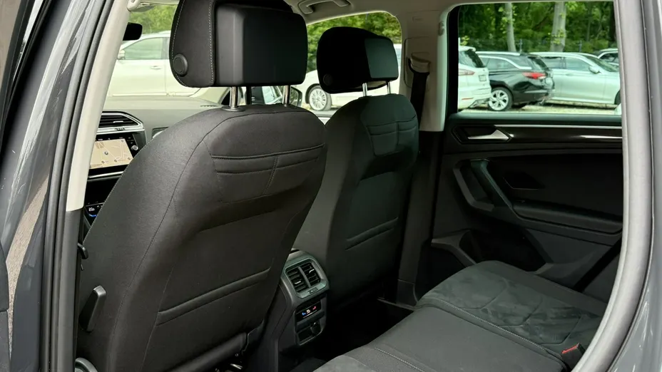 VOLKSWAGEN Tiguan -