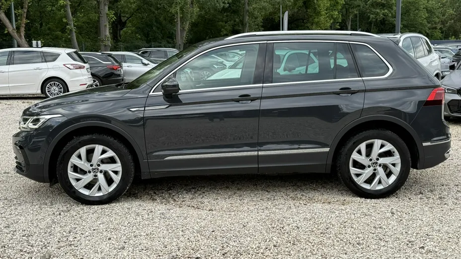 VOLKSWAGEN Tiguan -