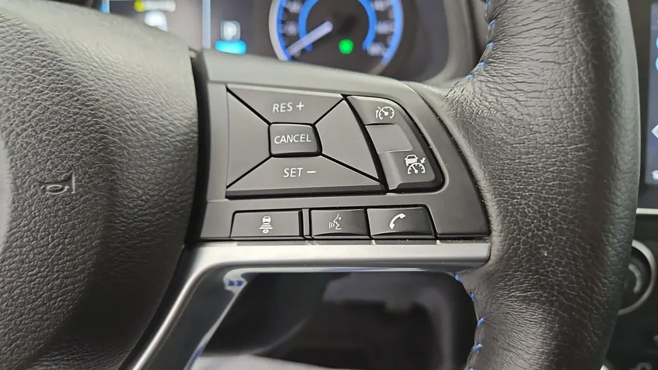 NISSAN Leaf -
