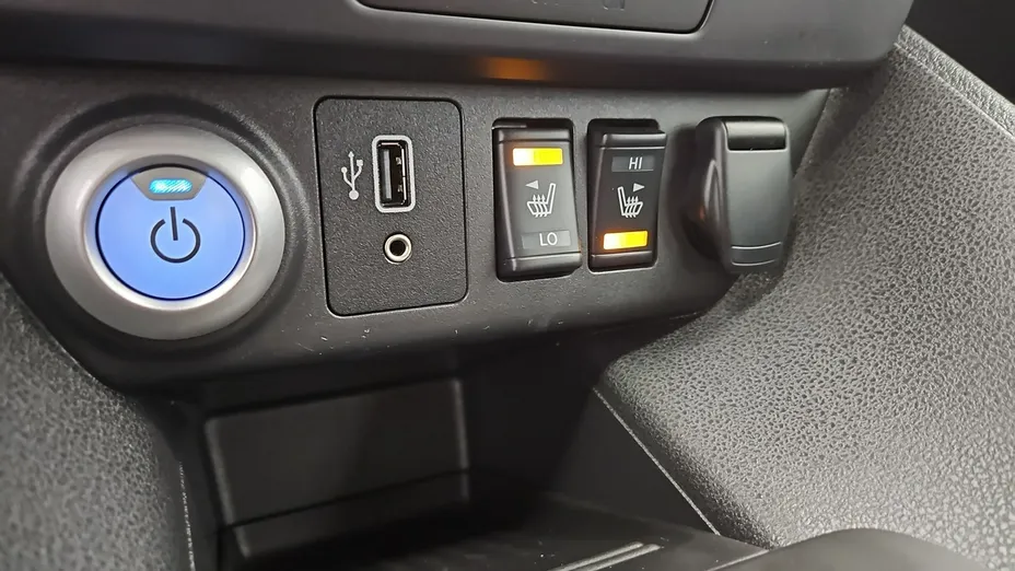 NISSAN Leaf -