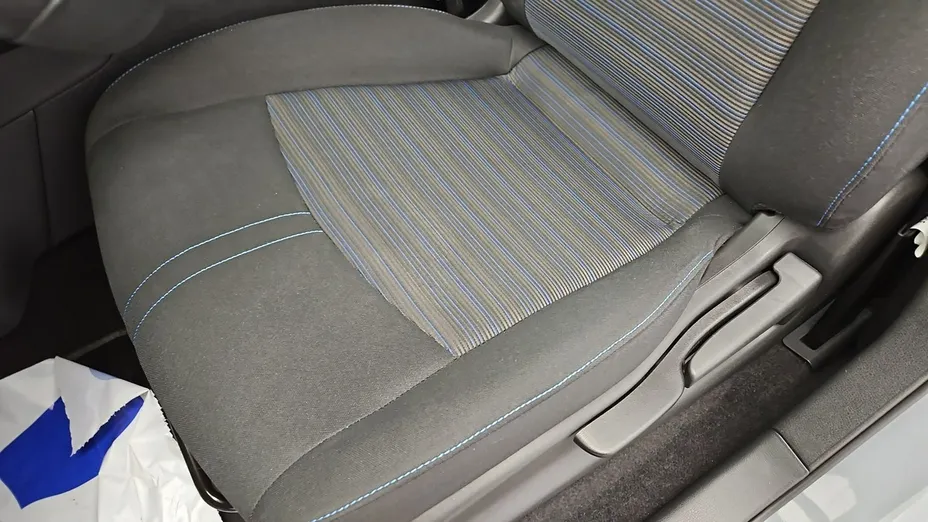 NISSAN Leaf -