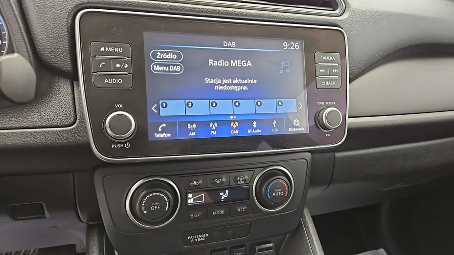 NISSAN Leaf -