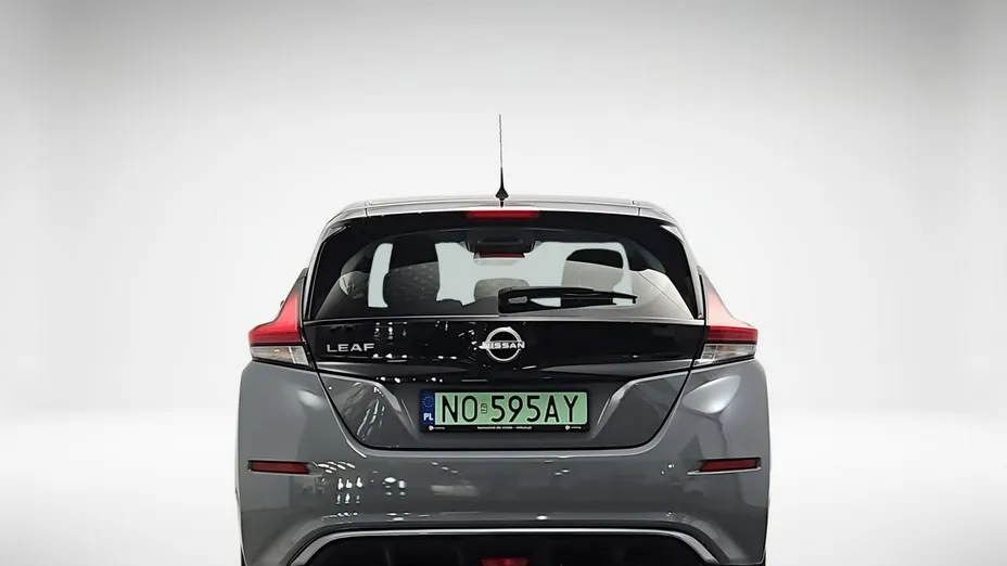 NISSAN Leaf -