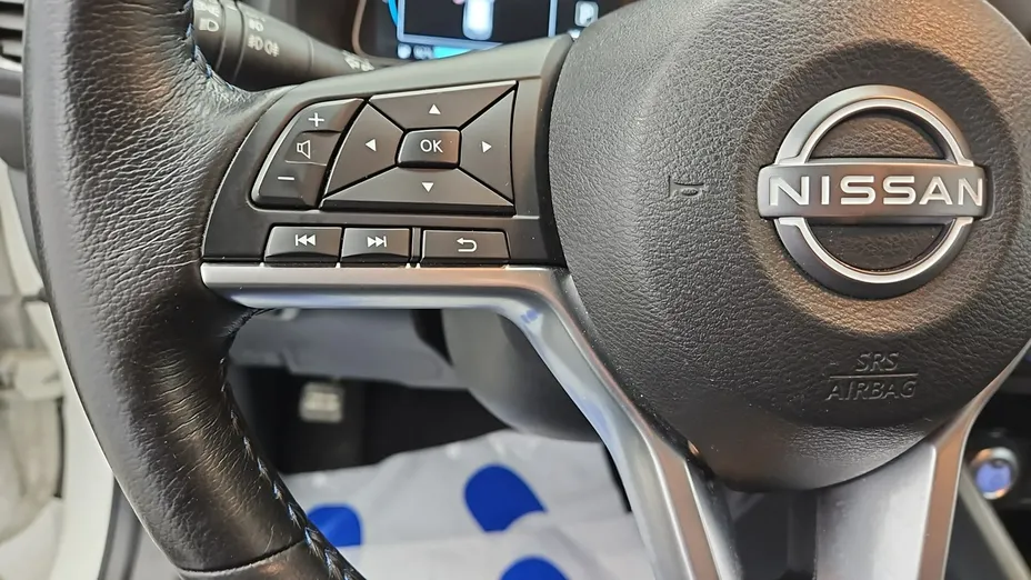 NISSAN Leaf -