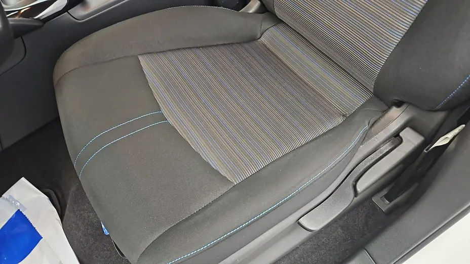 NISSAN Leaf -