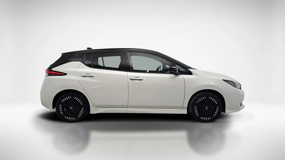 NISSAN Leaf -