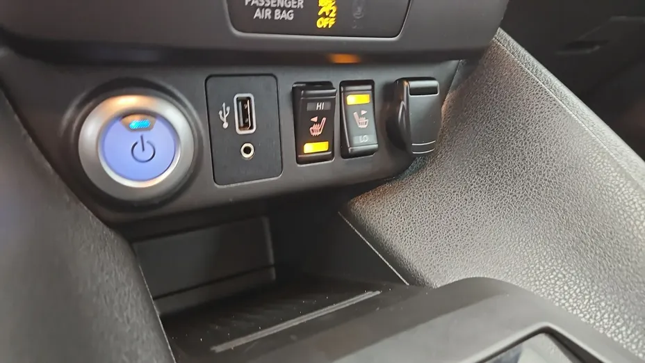 NISSAN Leaf -