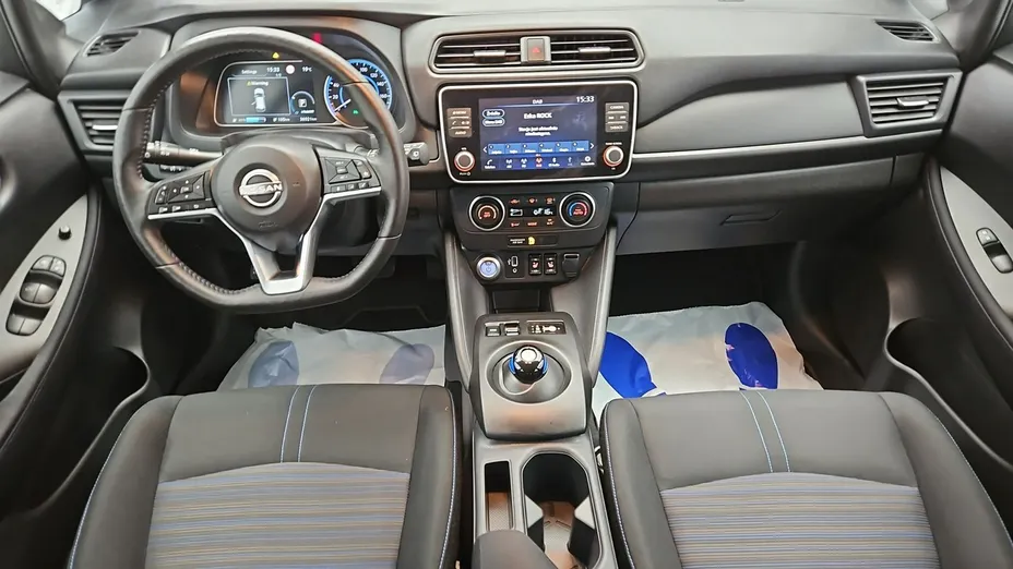NISSAN Leaf -