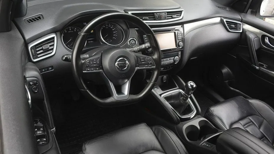 NISSAN Qashqai -