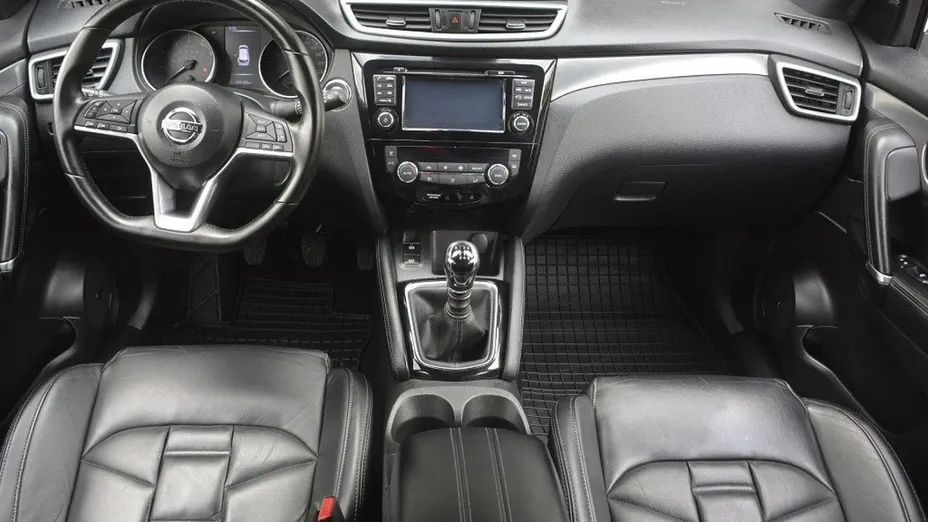 NISSAN Qashqai -