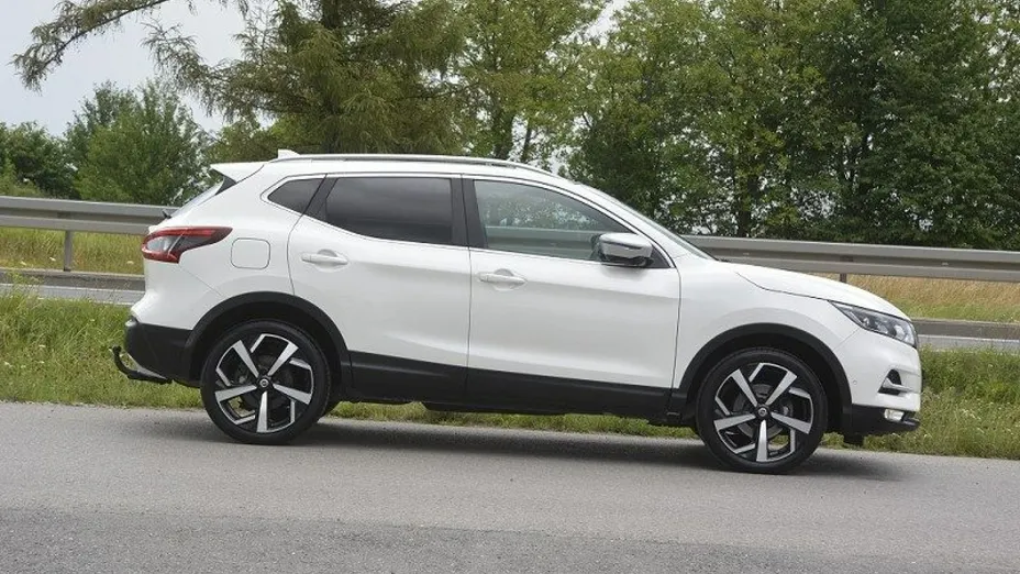 NISSAN Qashqai -