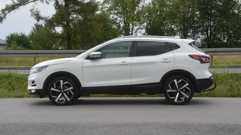NISSAN Qashqai -