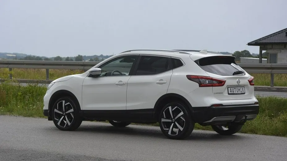 NISSAN Qashqai -