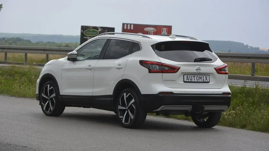 NISSAN Qashqai -