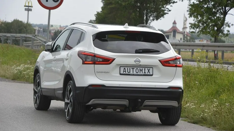 NISSAN Qashqai -